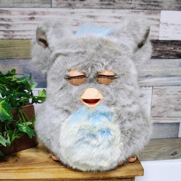 ファービー2 クラウディスカイ 緑目 英語版 furby furby2 #6 - メルカリ
