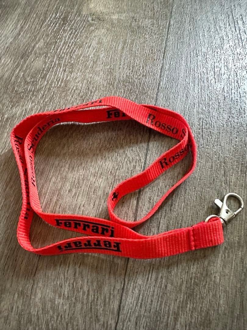 Ferrari ロゴ入り 赤　ストラップ Ferrari（フェラーリ） フェラーリ純正エンブレムレザーストラップ