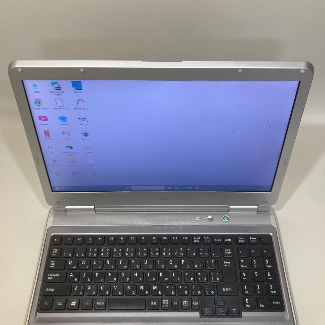 初心者✨大画面・DVD・大容量✨シルバー✨すぐ使えるノートパソコン
