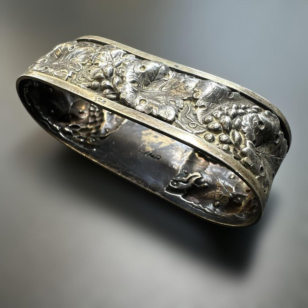 アンティーク　シルバー製　ナプキンリング　刻印　ぶどう アンティーク シルバー製 ナプキンリング 刻印 ぶどう