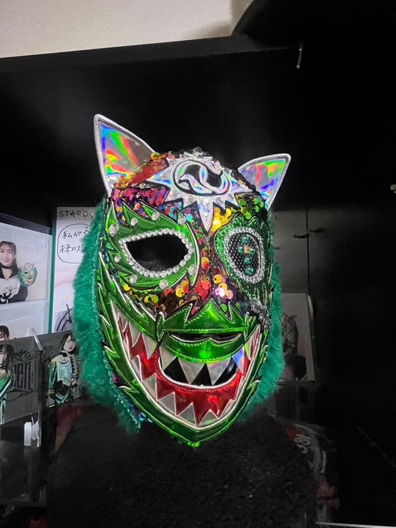 スターダム上谷沙也選手 クイーンズクエスト時代オーバーマスク 直筆