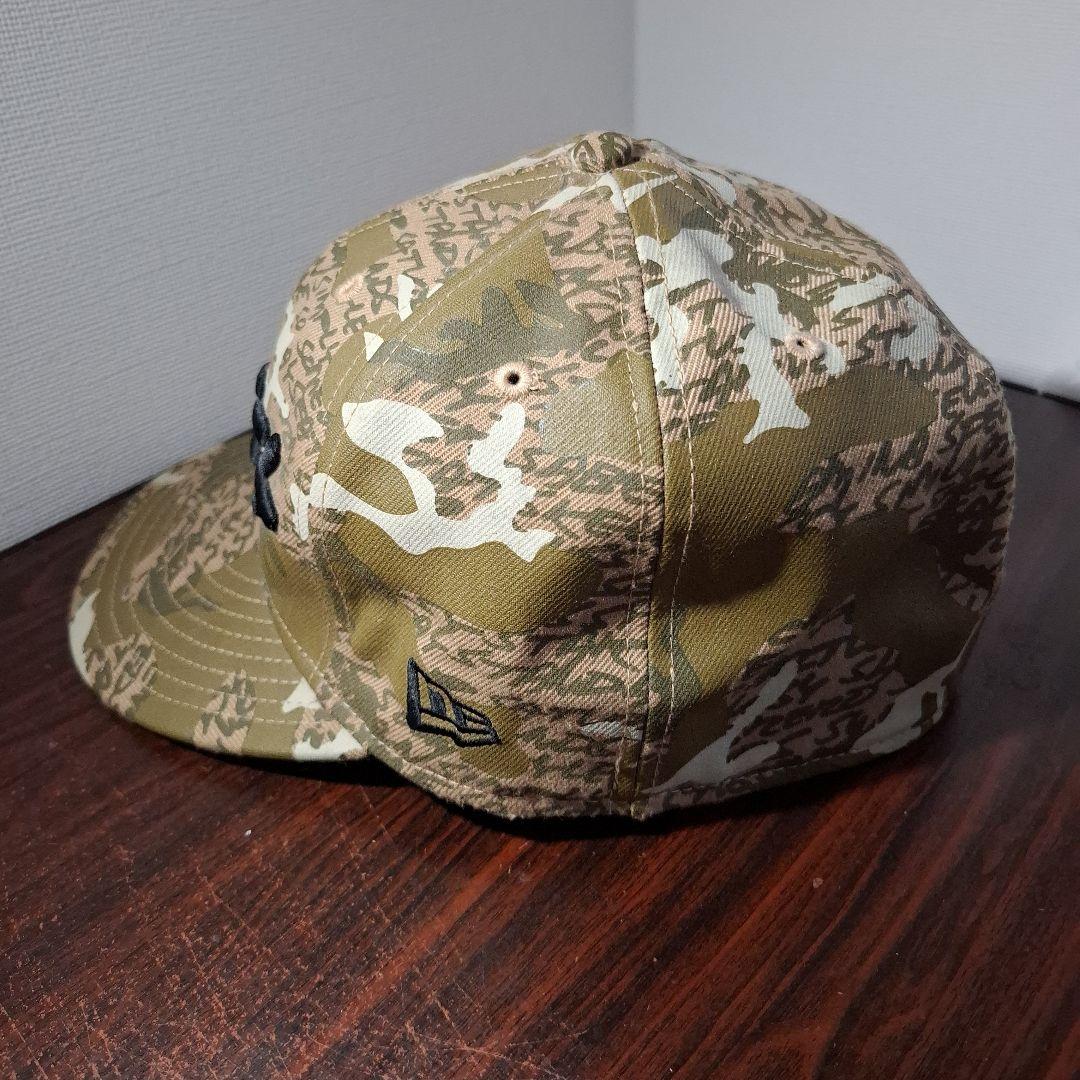 迷彩柄 刺繍ロゴ ベースボールキャップ stussyとnew eraコラボ商品
