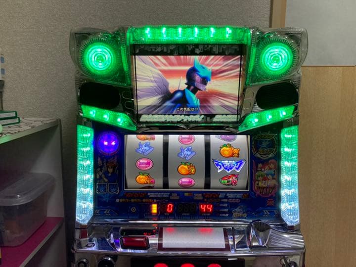 ウイングマン・メダル不要機付セット【スロット】【パチスロ】【中古