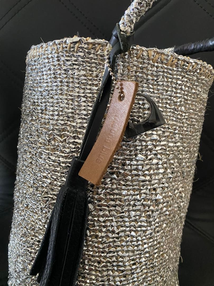 お値引き meongblue シルバー バッグ タッセル付き