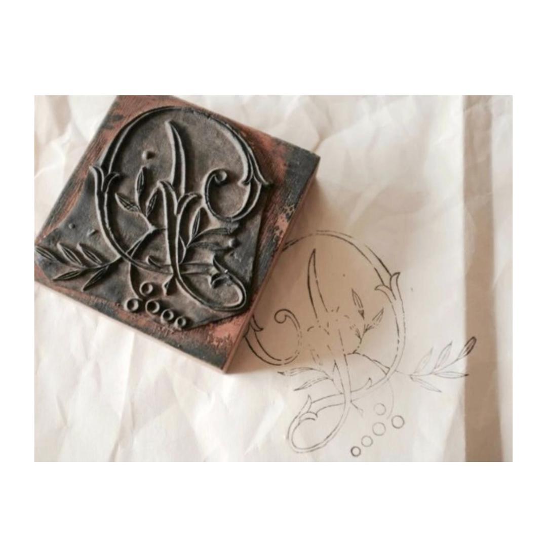 フランス 10.5c ベリーと刺繍用モノグラムと大きなスタンプa