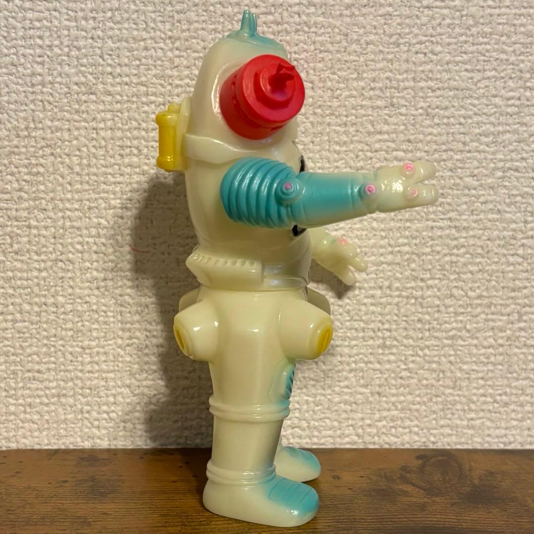 ブルマァク リトルキングジョー 蓄光 ソフビ - メルカリ