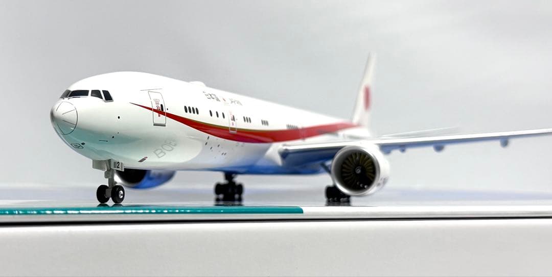 全日空商事 1/200 B777-300ER 日本国 政府専用機 JG20170 - メルカリ