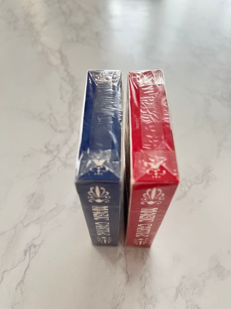 未開封/希少】マジックキャッスル トランプ 赤と青 2個セット - メルカリ