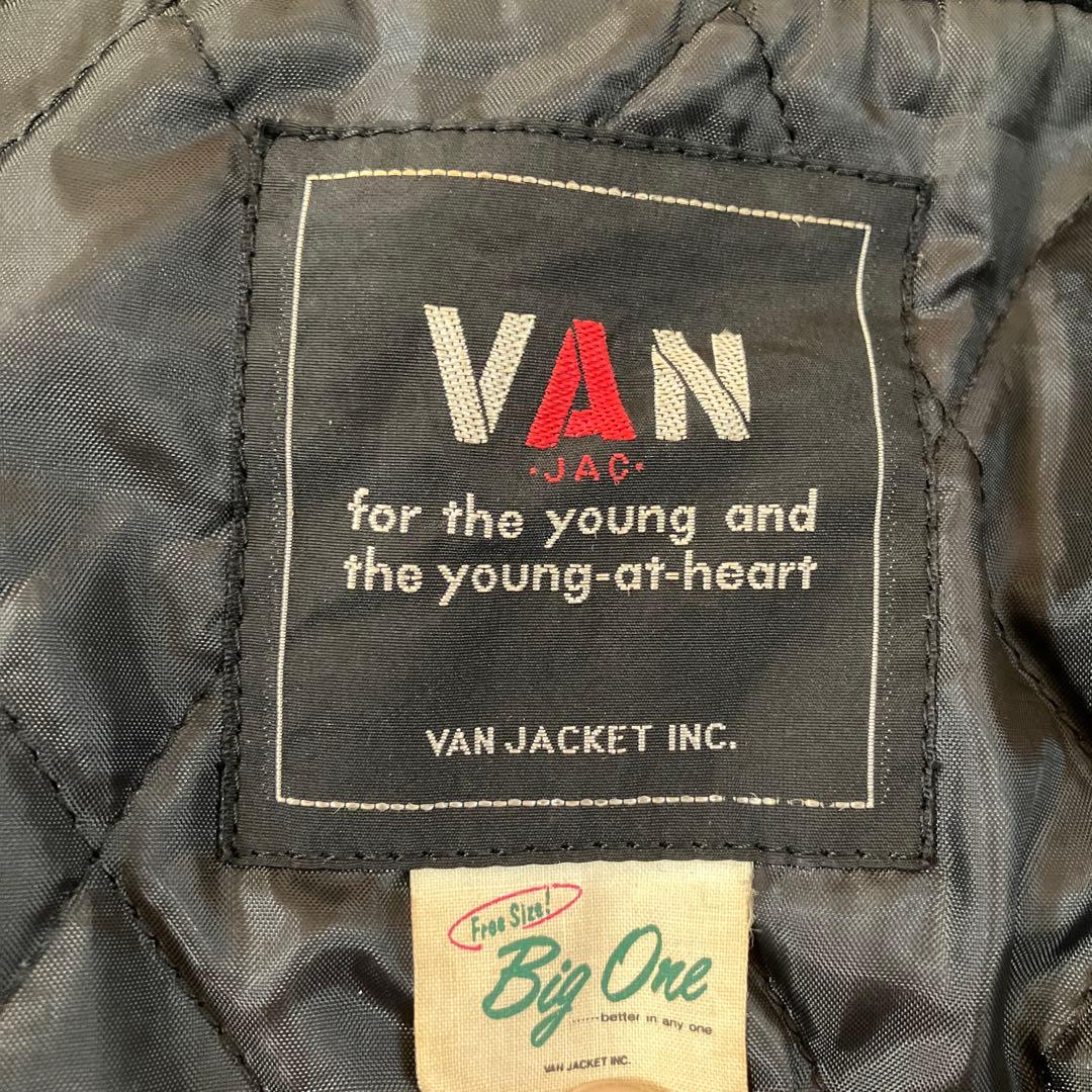 10.31 VAN JAC ヴァンヂャケット スタジャン ブラックBig One - メルカリ