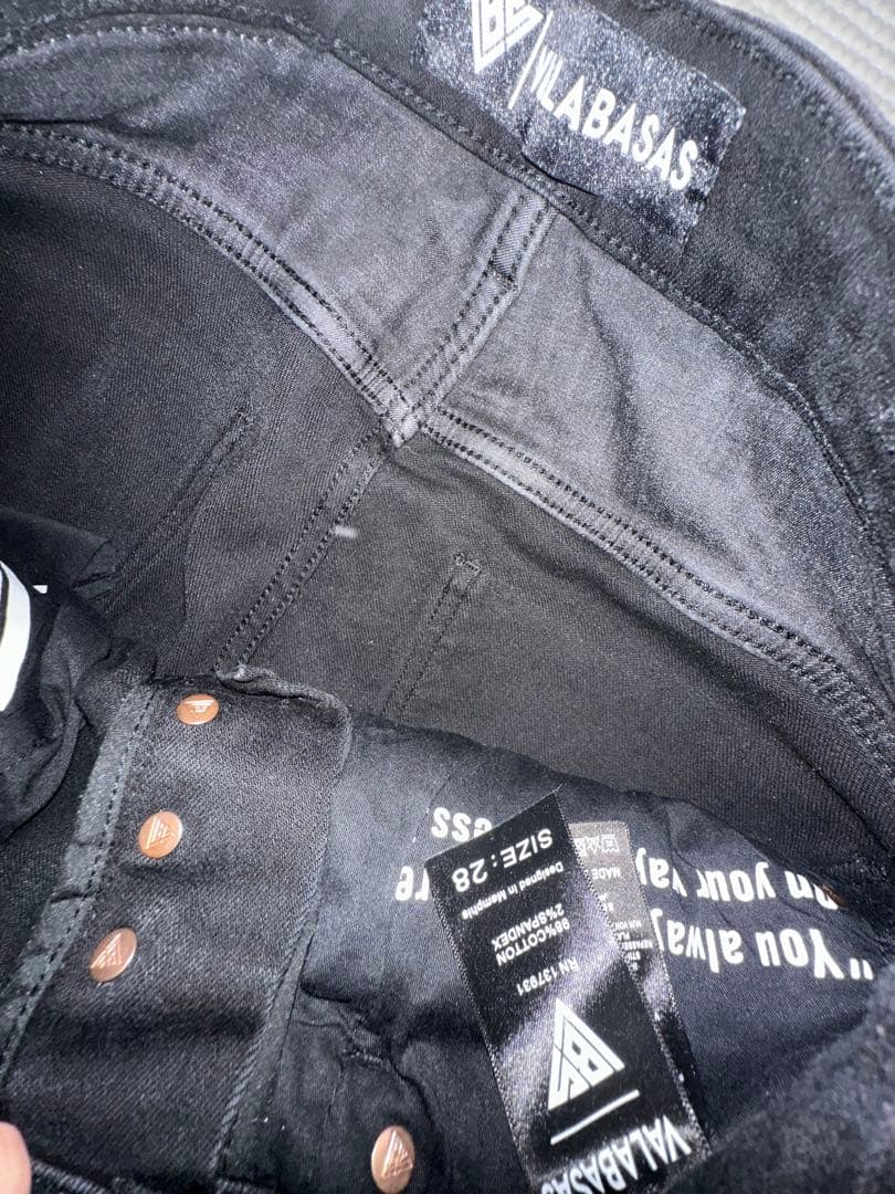 VALABASAS ブラックブーツカットデニム 28 - メルカリ