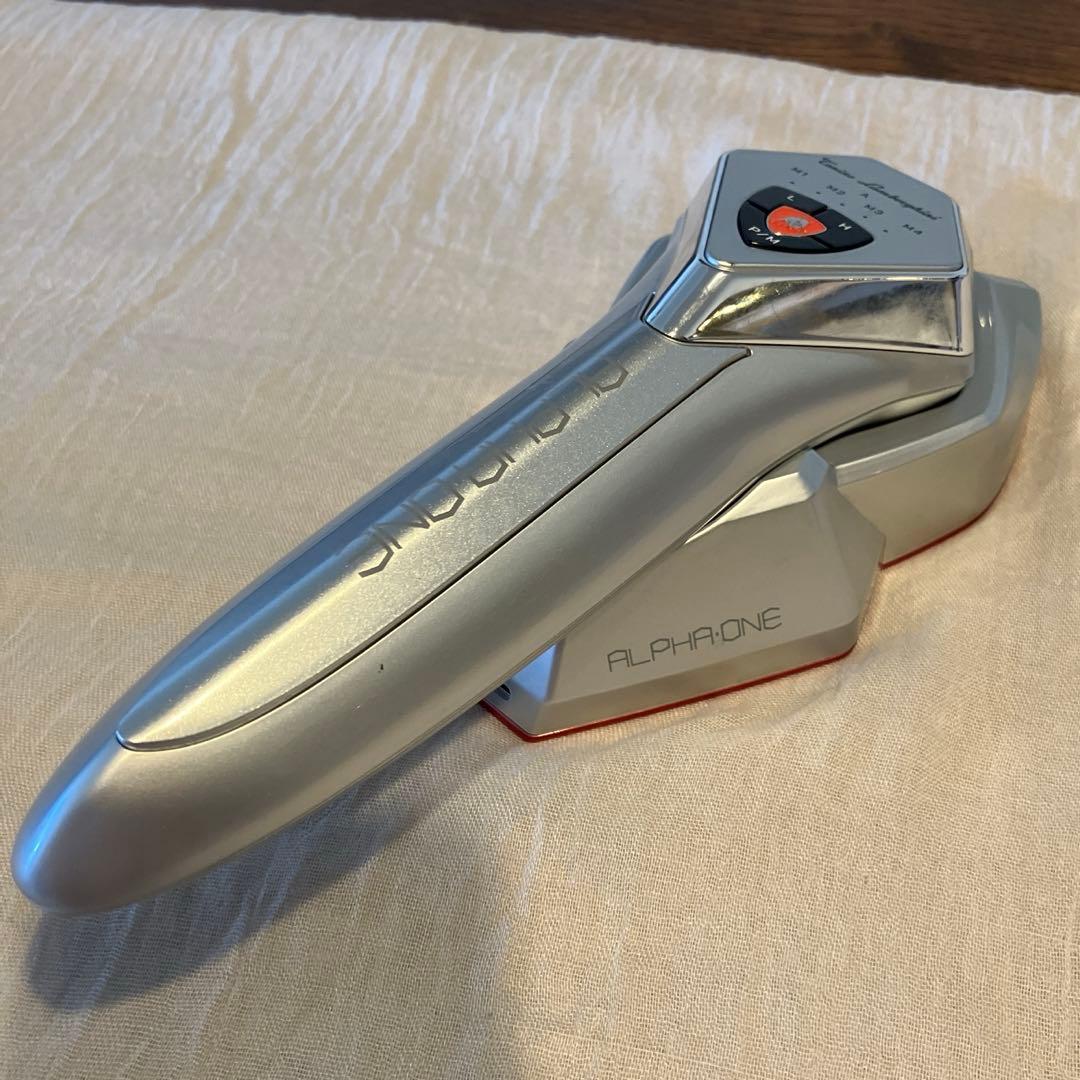 ランボルギーニ 美顔器 ALPHA・ONE アルファ・ワン シャンパンゴールド 世界初。トニーノ・ランボルギーニとのコラボ美顔器「ALPHA・ONE」が