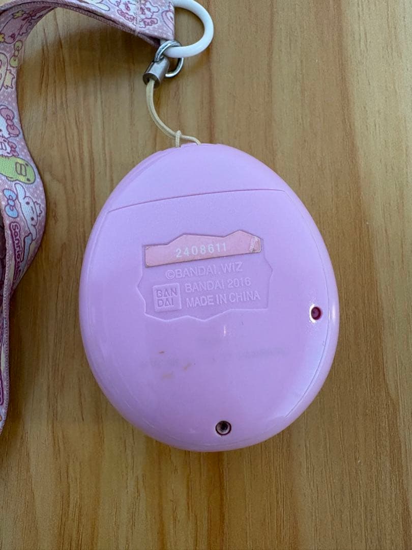 Tamagotchi m!x サンリオ20周年記念 トイザらス限定色 トイザらス限定