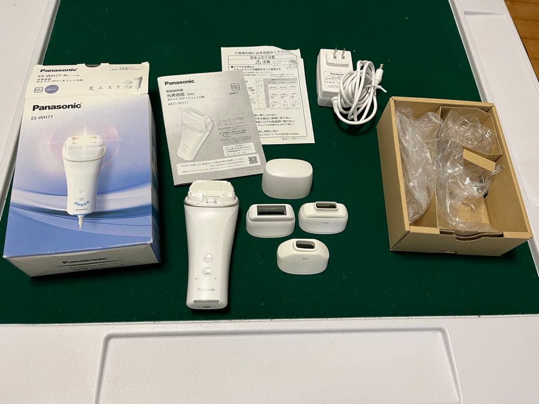 Panasonicパナソニック 脱毛器ES-WH77 光エステ ゴールド ES-WH77-N [フラッシュ式（光脱毛） /AC100V-240V