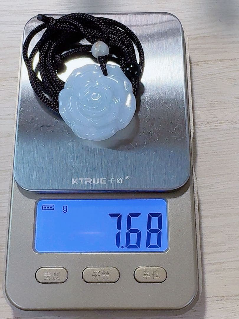 R1-0351天然本翡翠《本物保証》翡翠 花ペンダント ネックレス - メルカリ