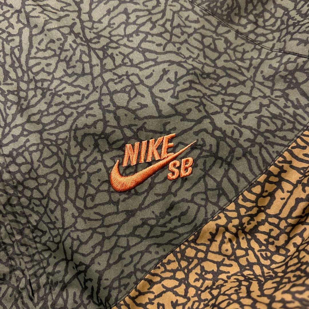 美品 レアNIKE SB セメント ナイロンジャケットSupreme 刺繍ロゴ