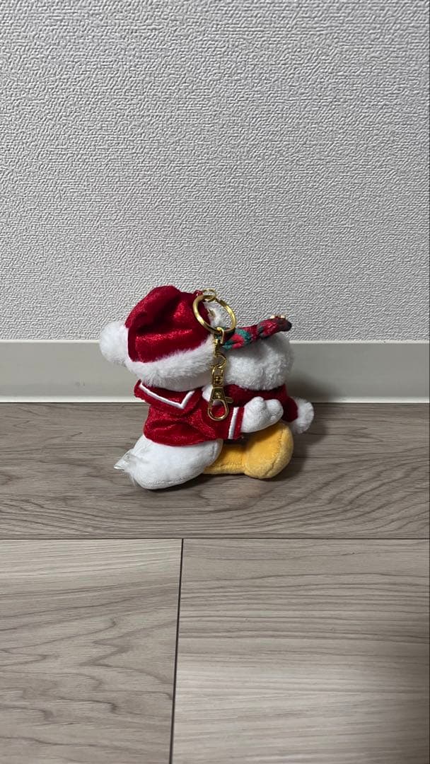 ドナルドダック サンタ クリスマス ぬいぐるみキーチェーン - メルカリ