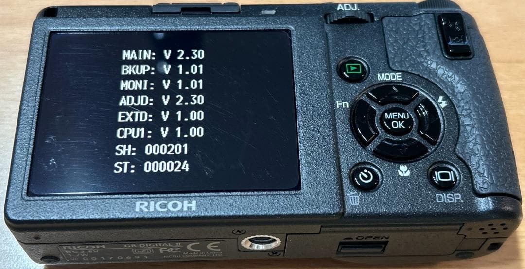 【ほぼ新品】リコー RICOH GR DIGITAL II《S/C 201回》