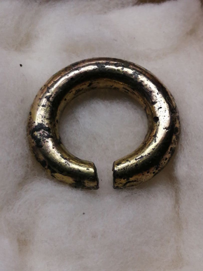 ★古墳期『金環』出土品。11.0g 　古代金 　 表面の鍍金がかなり残っています