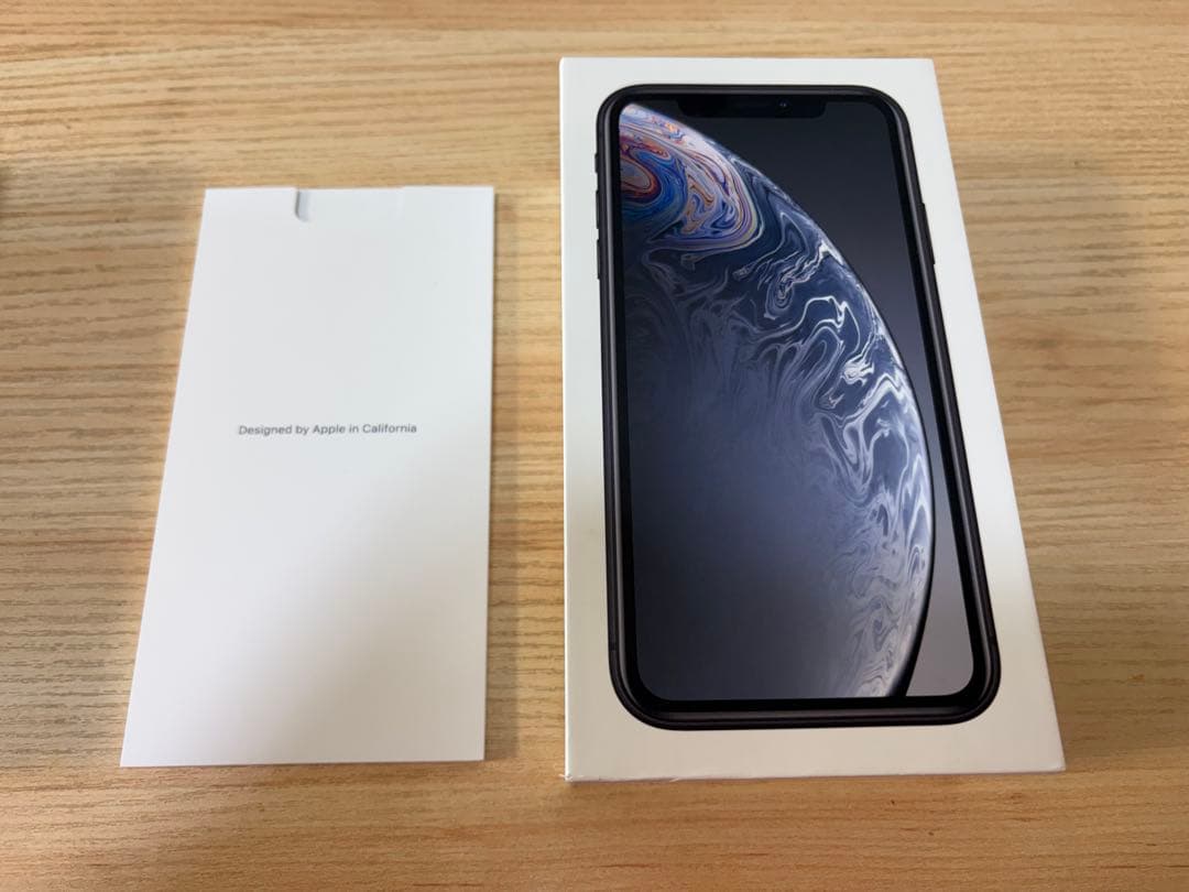 iPhone XR 128GB ブラック イヤホン＋USBケーブル＋ACアダプタ