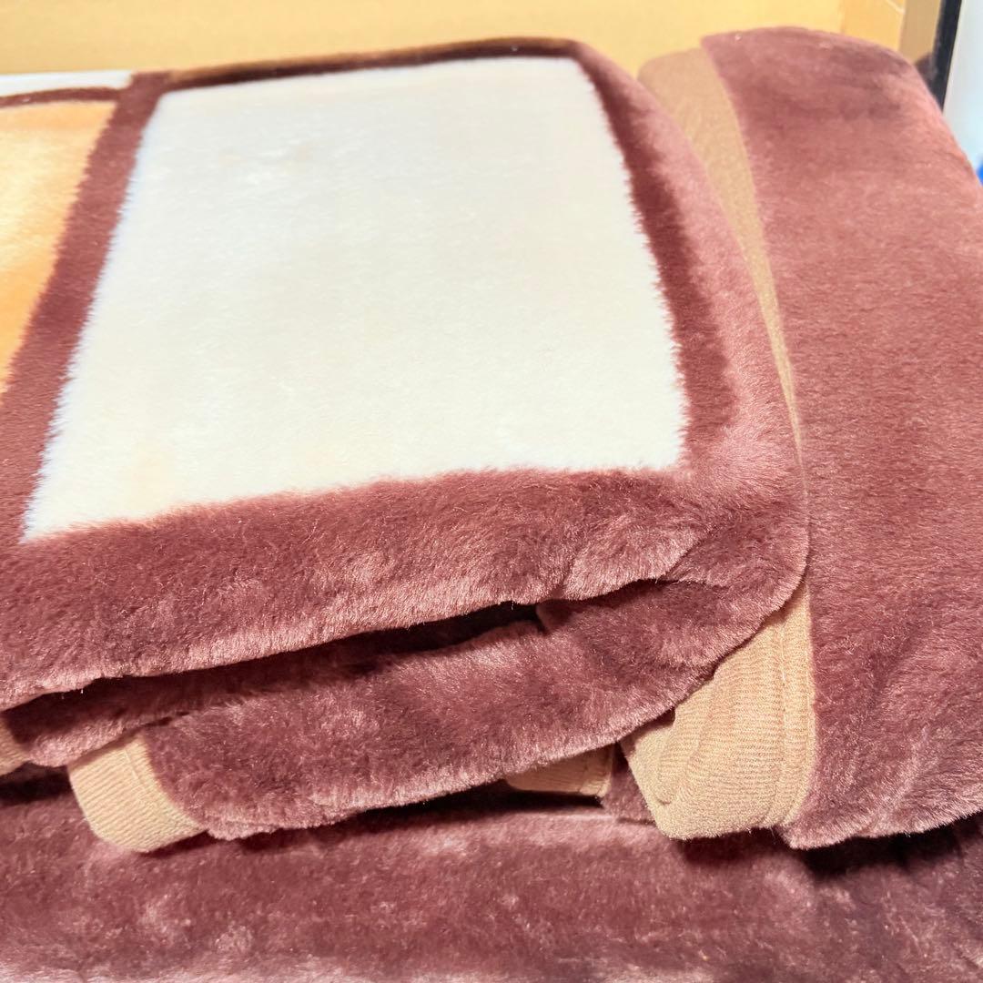 イヴ・サンローラン アクリルニューマイヤー毛布 YSLビッグロゴ