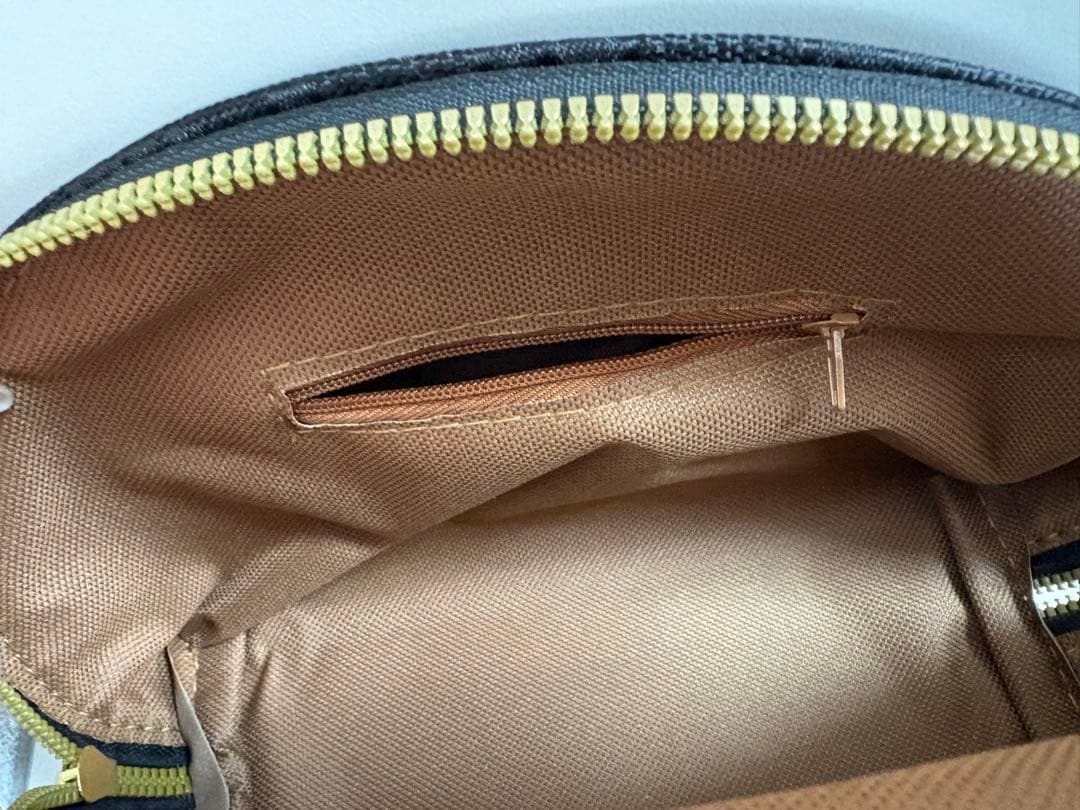 Gucci ノベルティポーチ 4点セット - メルカリ