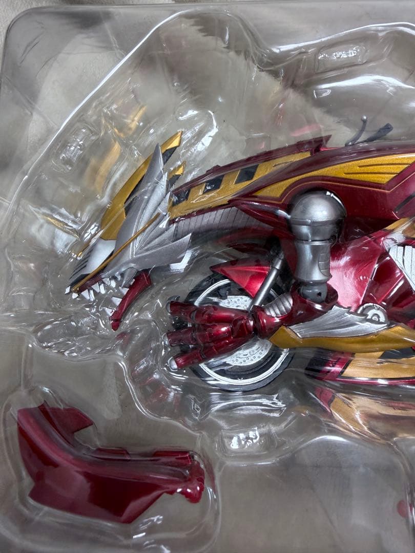 S.H.Figuarts 仮面ライダー龍騎サバイブ＆ドラグランザーセット