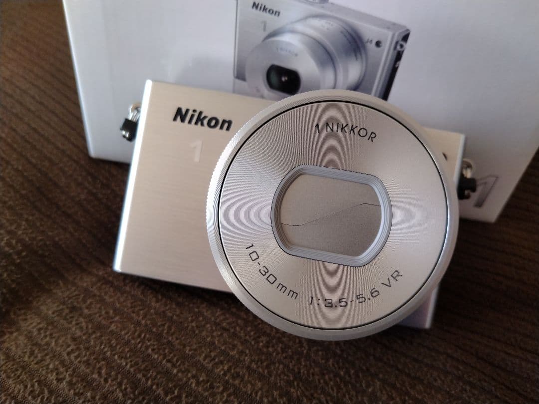 ほぼ未使用】Nikon 1 J4 MODEL Zoom Lens Kit 純正