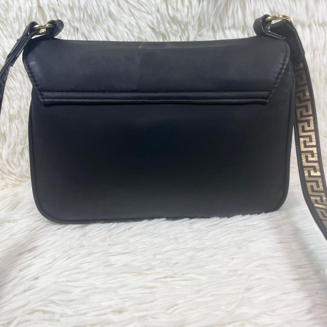 GIANNI VERSACE ジャンニヴェルサーチ ショルダーバッグ メデューサ