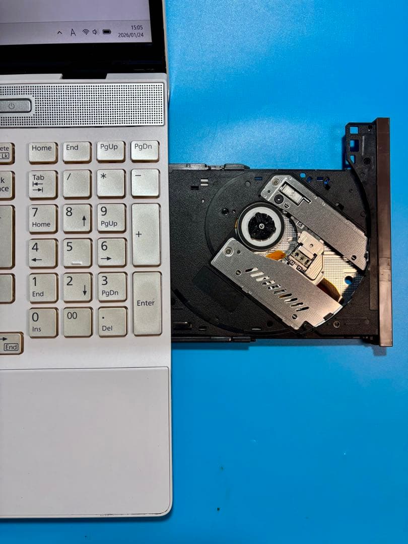 富士通 LIFEBOOK AH53/B3 i7 8550U 32GB 2TB - メルカリ