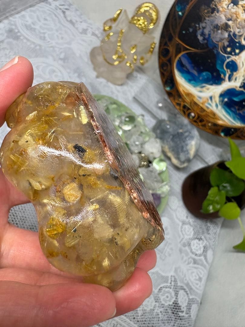 オルゴナイト 九尾の狐小物入れ ゴールドルチルクォーツ