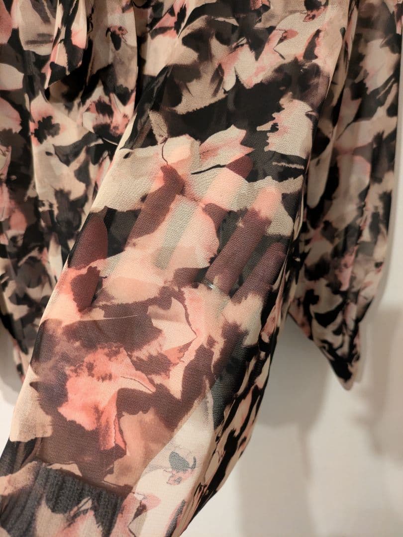 新品*定価3.7万 セオリーリュクス 今季完売 フローラルプリント