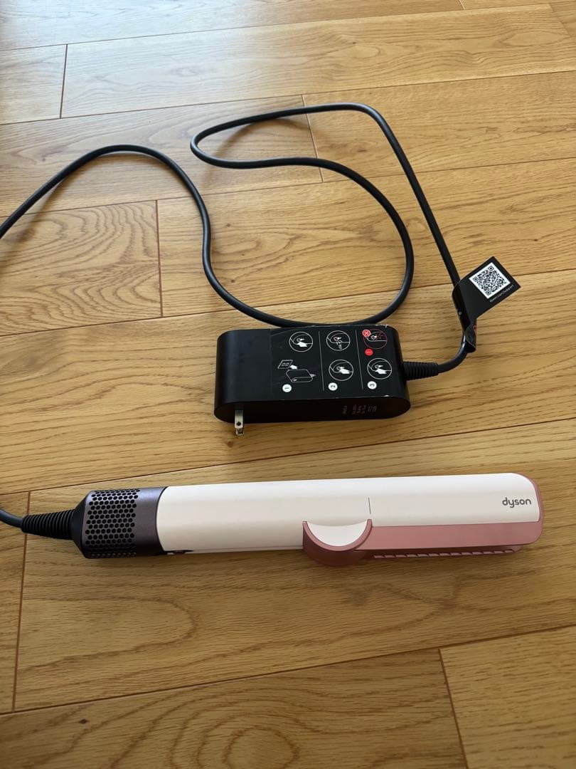 Dyson ストレートヘアアイロン ホワイト/ピンク - メルカリ