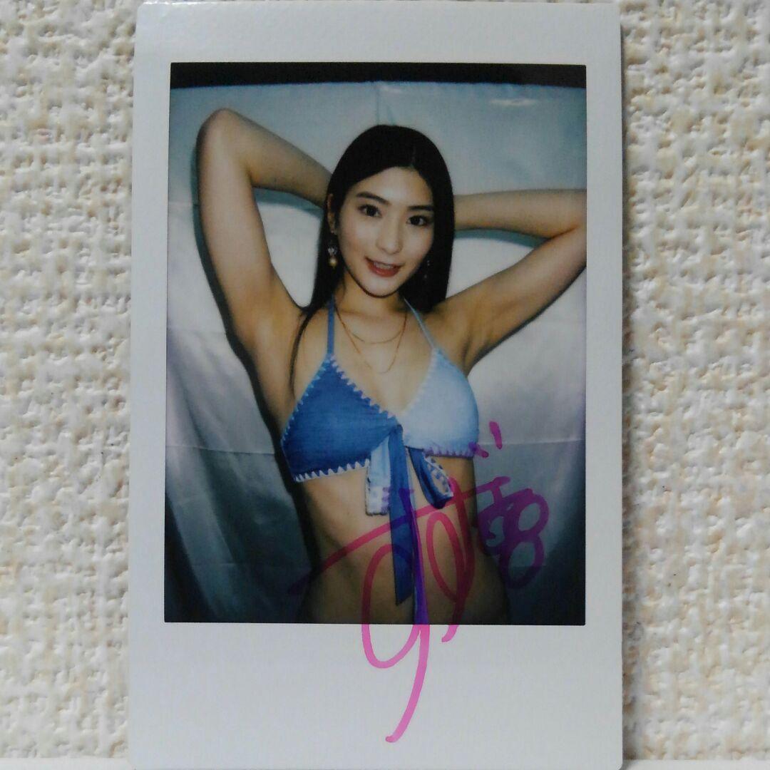 本庄鈴「直筆」サイン入りチェキ 2019年イベント 【 ワキみせポーズ