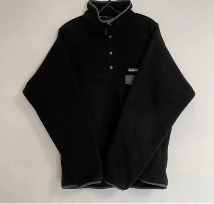 美品patagoniaパタゴニア シンチラスナップT ブラック野村周平着用