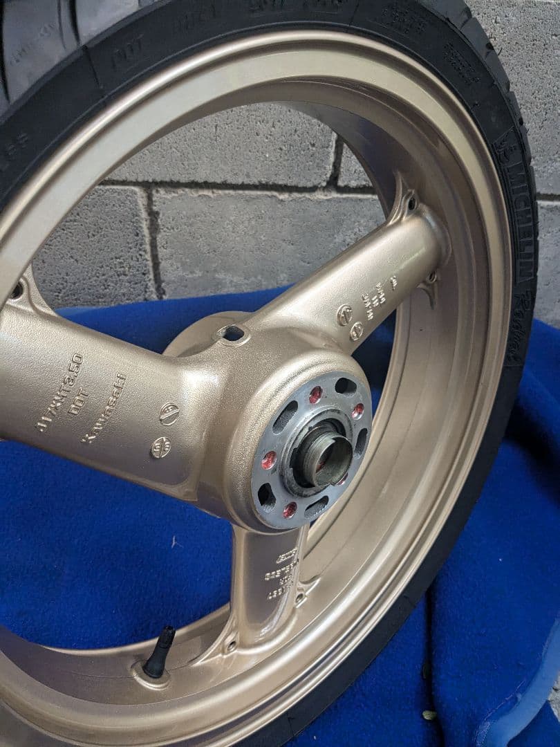 ぐ*し様 ZRX1100 1200 ホイール塗装後未使用タイヤ未使用ミシュ