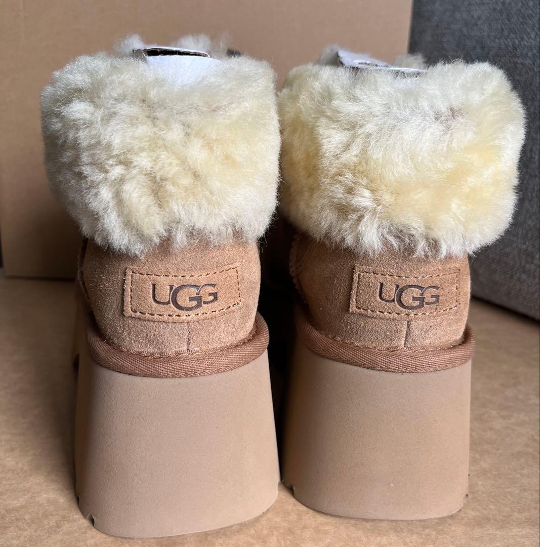 UGG 新作Esmee Lace Up（エスミー レース アップ） - メルカリ