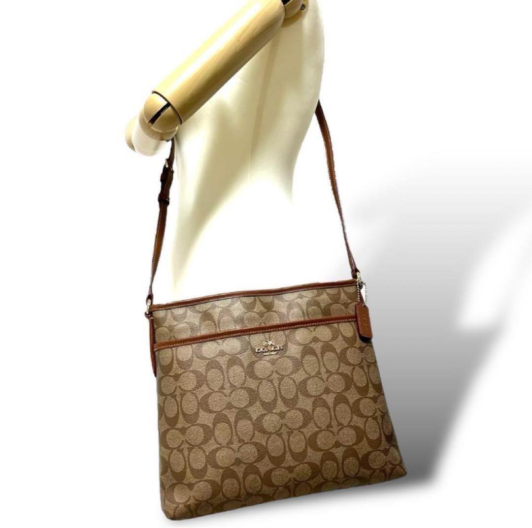 極美品 コーチ ショルダーバッグ シグネチャー PVC 斜め掛け ロゴ金具