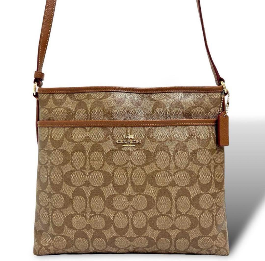 極美品 コーチ ショルダーバッグ シグネチャー PVC 斜め掛け ロゴ金具