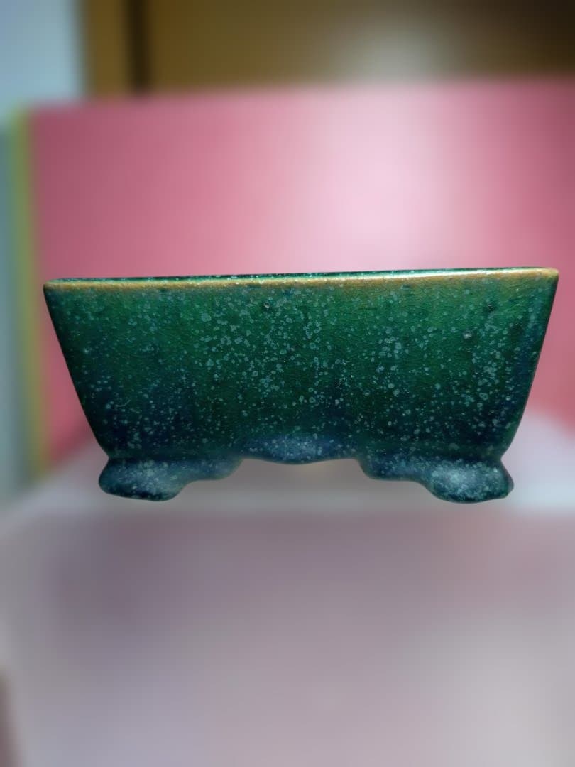 陶器製緑色鉢 4脚付き