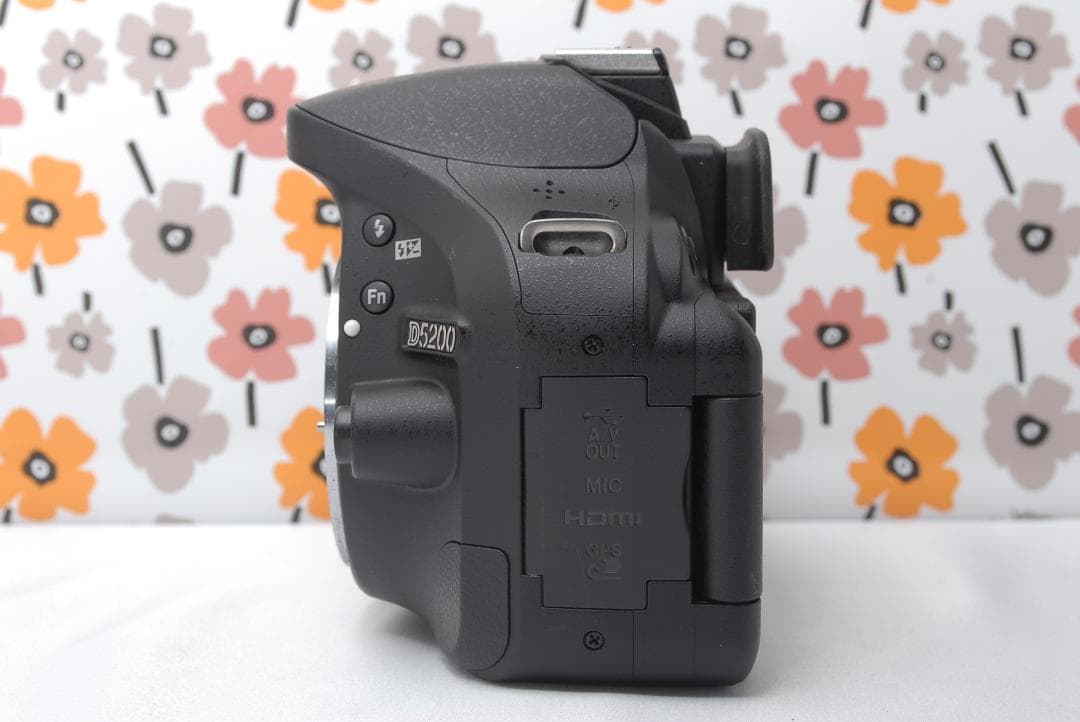 ❤Nikon D5200❤スマホ転送OK❤奇跡のショット数133回！❤美品