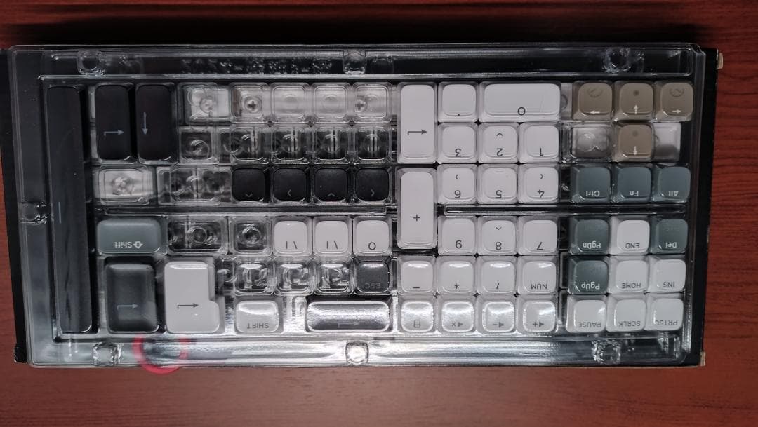 動作確認美品、透過キーキャップMod】Royal Kludge RK N80 - メルカリ