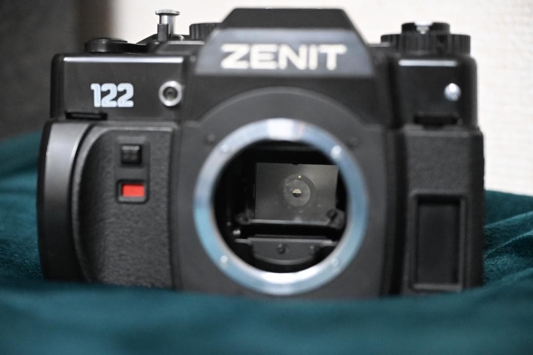 動作品】ZENIT 122 一眼レフ ・ Tessar 50/2.8 付 - メルカリ