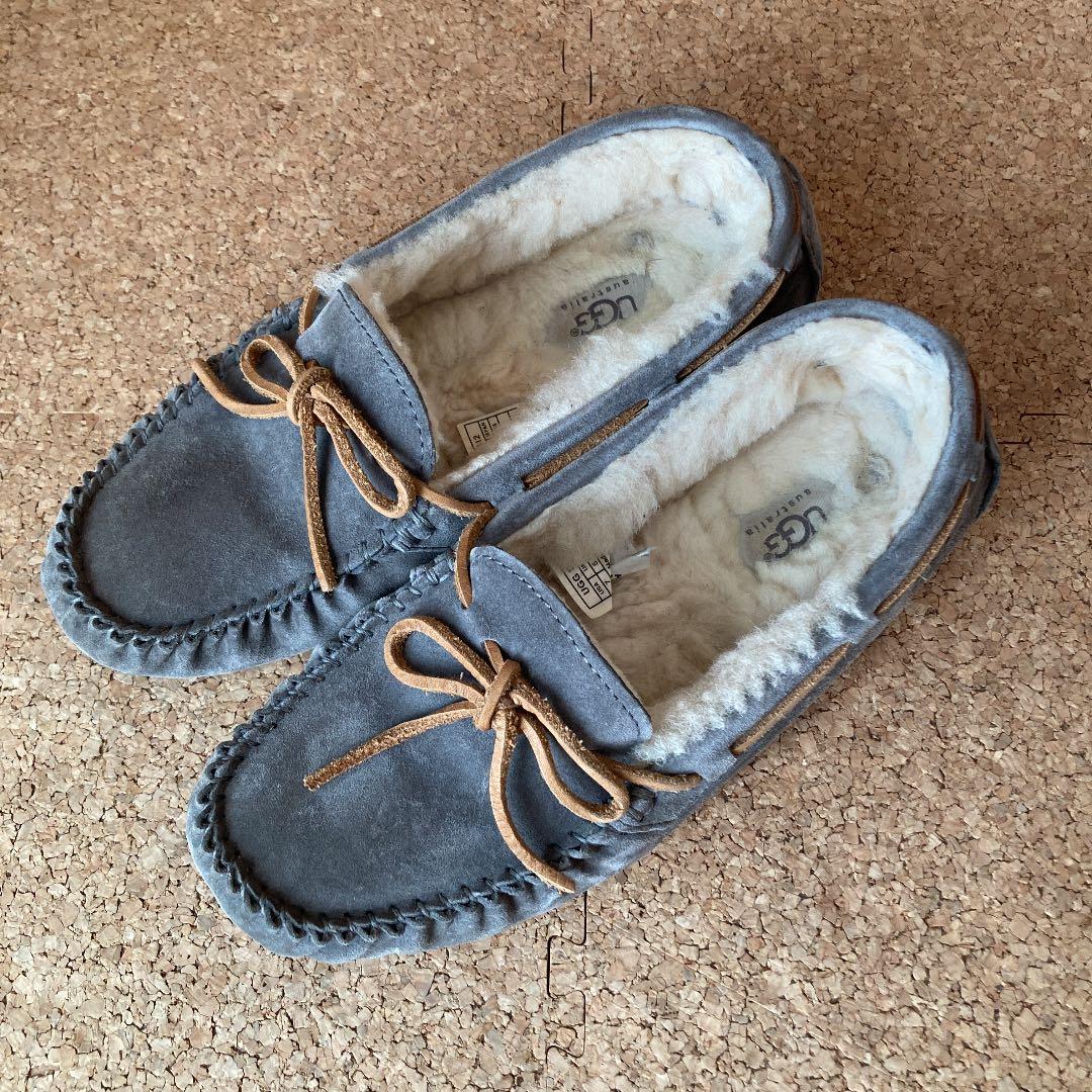 UGG モカシン ダコタ グレー24 - メルカリ