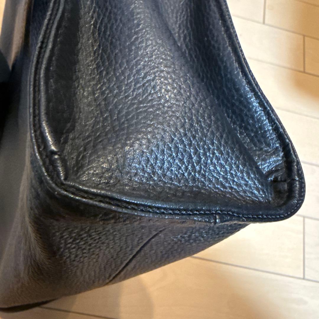 イアパピヨネ　《本革/470g》ワイドテープショルダーバッグ/ボディバッグ