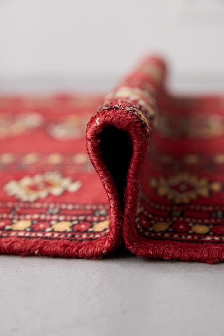 ヴィンテージラグ　トライバルラグ　ラホール産（130cm×78cm）赤　茶　黒