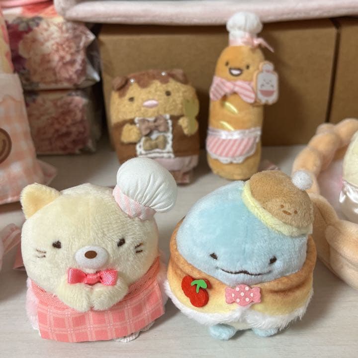 美品】すみっコぐらし シーンぬいぐるみ ねこのきょうだいとおかし屋