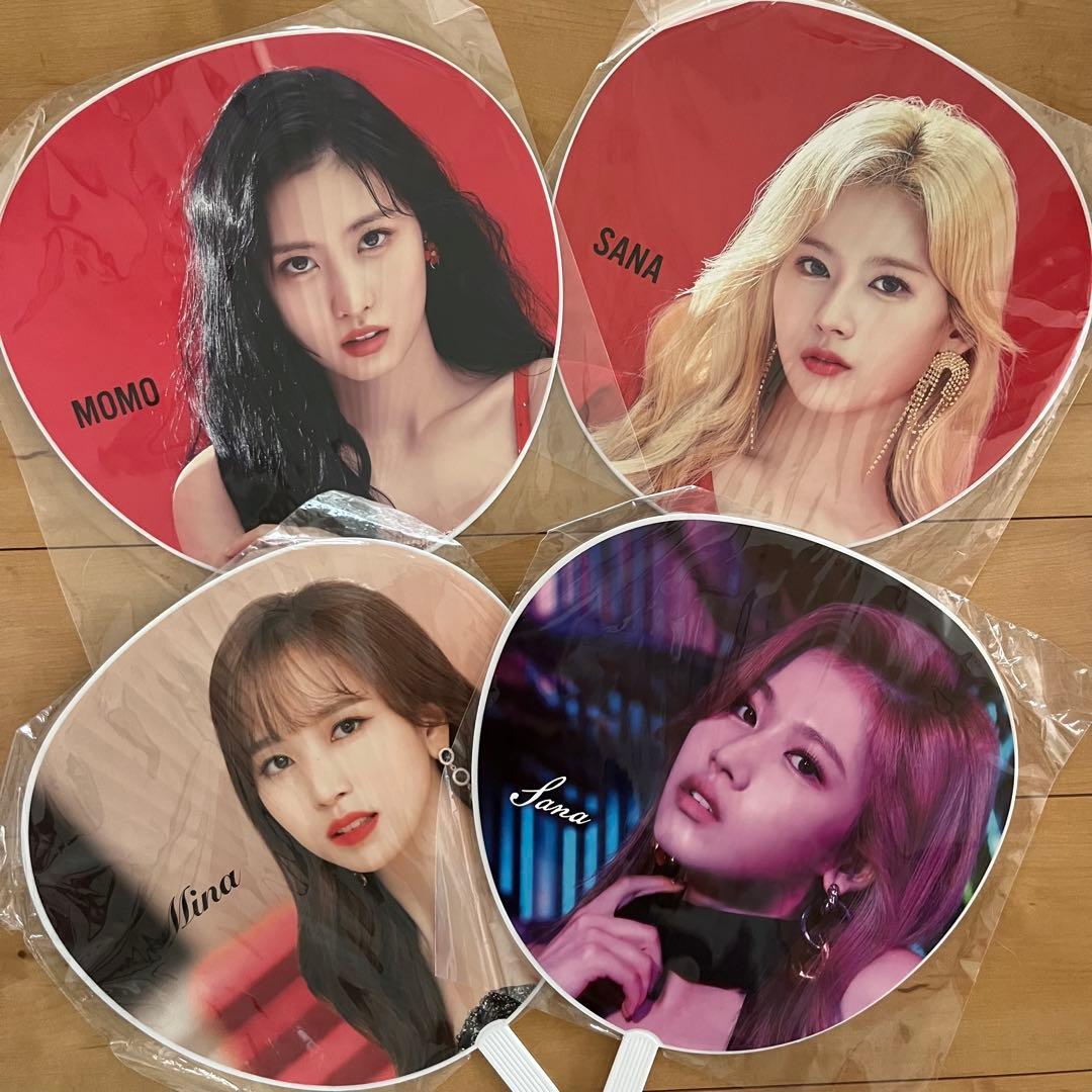 TWICE うちわ 4枚セット モモ サナ ミナ 韓国 K-POP グッズ - メルカリ