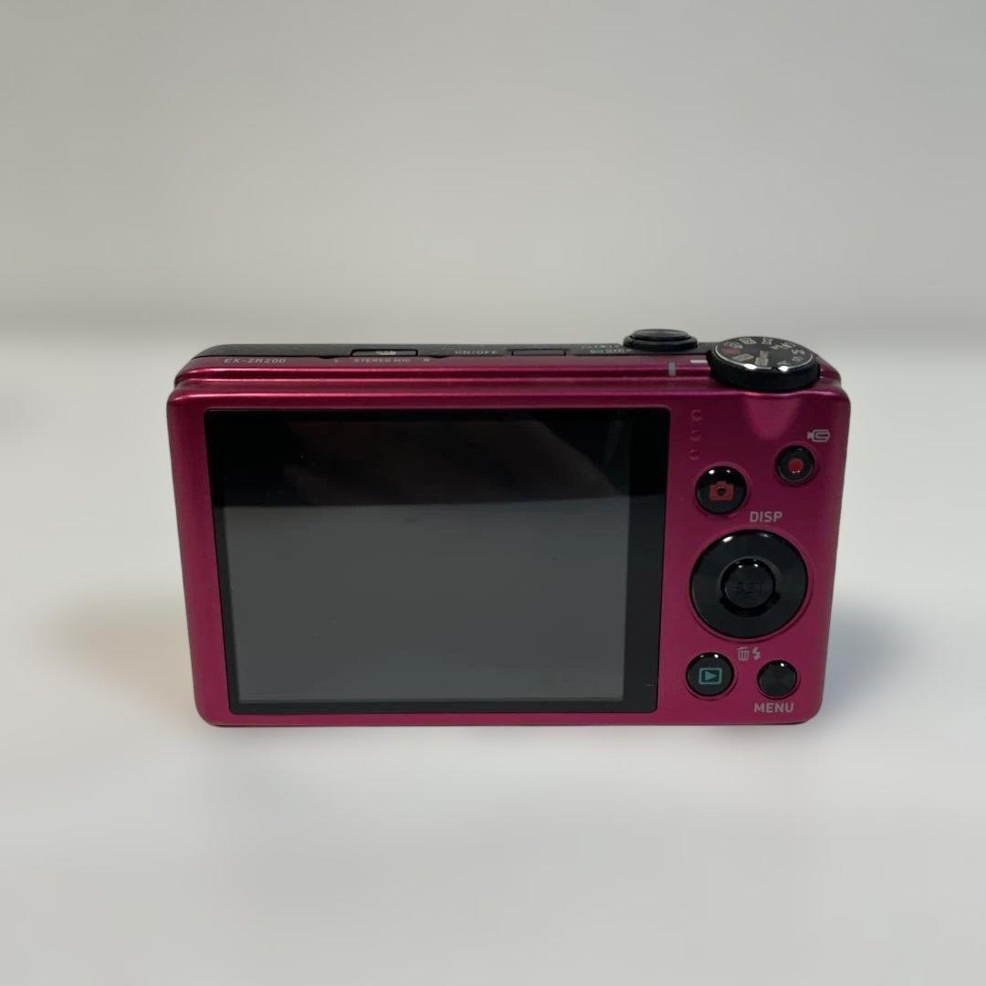動作確認済】CASIO EXILIM EX-ZR200 デジカメ - メルカリ