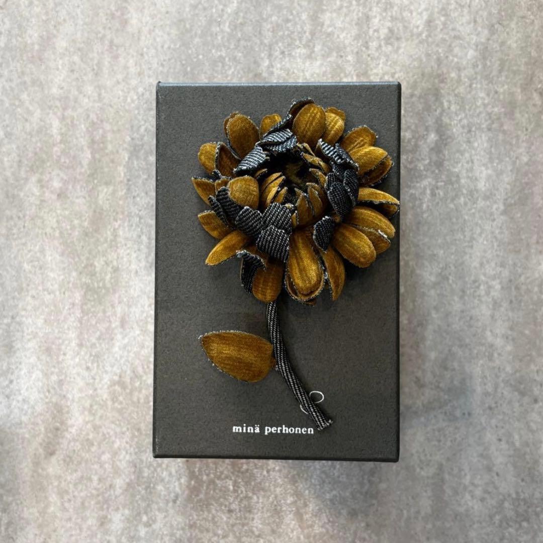 【Mamę 】minä perhonen 花のブローチ2点セット mina perhonen（ミナペルホネン） 【美品/定価1.7万】ミナペルホネン