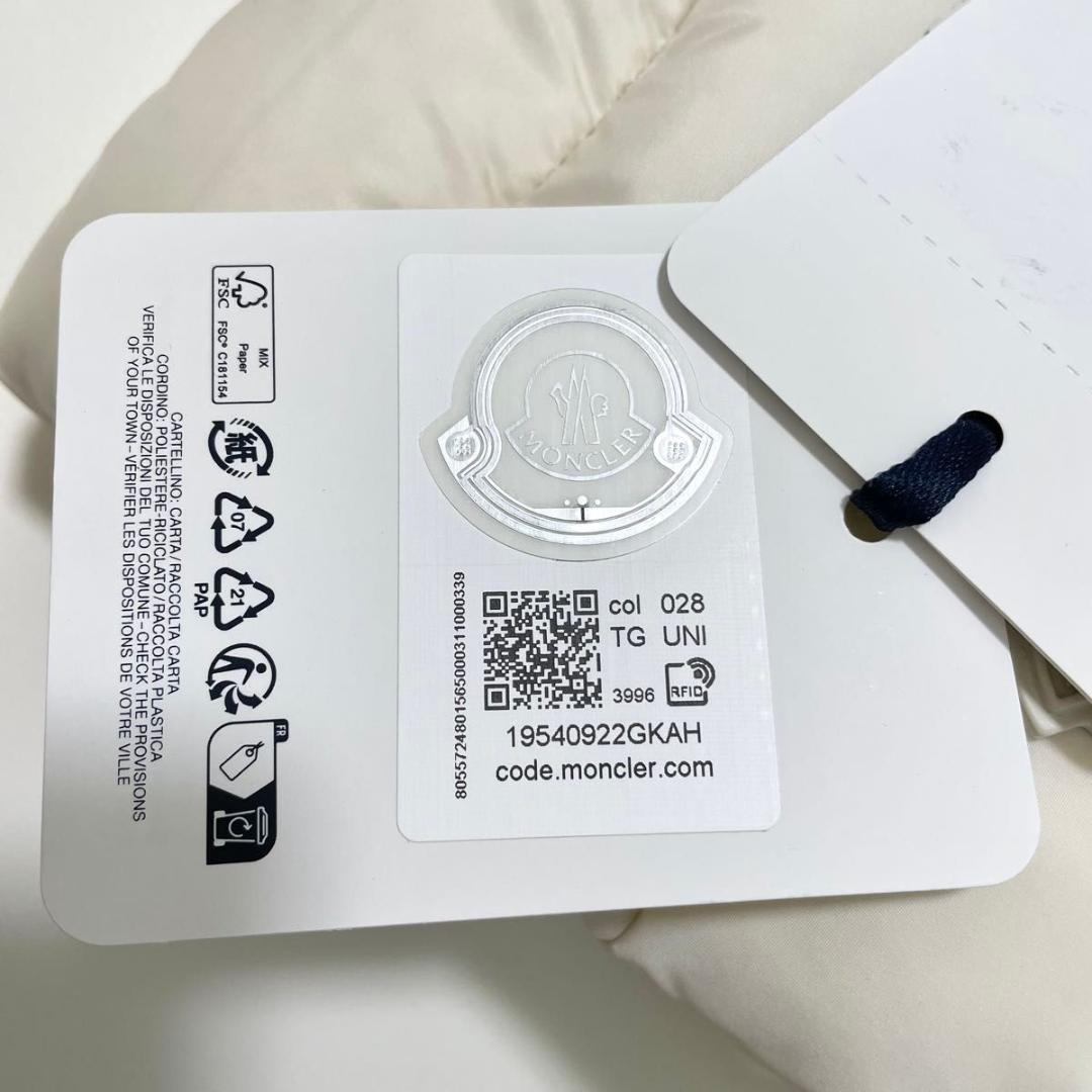 モンクレール ショルダーバッグ キルティング 白 シンプル ダウン
